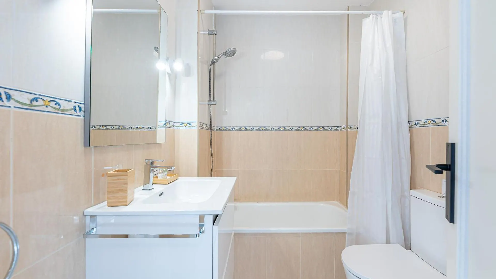 Sea Views 1 Bed Apt Colinas Del Faro 0*,  Spain